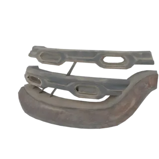 3D модель футуристического бампера и решетки радиатора с угловатым дизайном и встроенными световыми элементами.