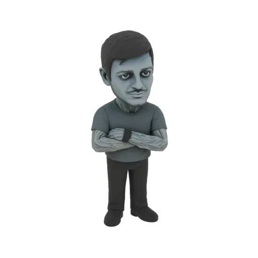 3D-рендер стилизованного мужчины с серой кожей, темными волосами, усами и скрещенными руками, стоящего на белом фоне.