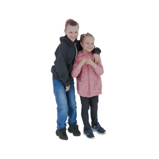 3D модель улыбающегося брата, обнимающего свою младшую сестру, оба смотрят вперед.