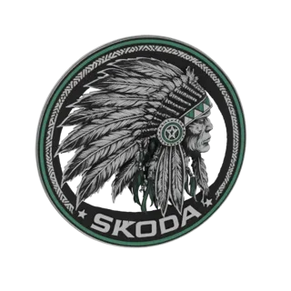 Рендер 3D модели эмблемы Skoda Indian Chief, показывающий индейского вождя в головном уборе из перьев и текст 'SKODA'.