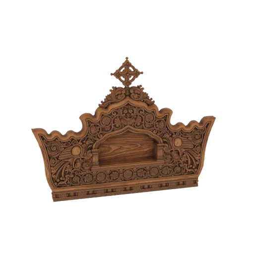 3D модель резной деревянной короны с замысловатыми узорами и крестом сверху, на белом фоне.
