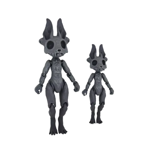 3D рендер двух фигурок готических кошек-скелетов, одна больше, другая меньше, стоящих рядом на черном фоне.