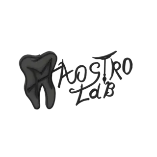 3D рендер логотипа Maestro Lab со стилизованным значком зуба и названием бренда, выполненным текучим шрифтом, с темно-металли