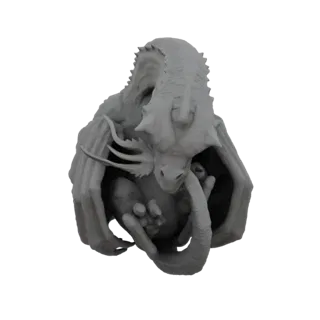 3D-модель серого дракона, защитно держащего младенца в когтях, с видимой детализированной чешуей и крыльями.
