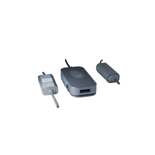 Модульная 3D-модель минималистичного USB-хаба, изометрический вид модульного набора, показывающий пластиковые корпуса, настол