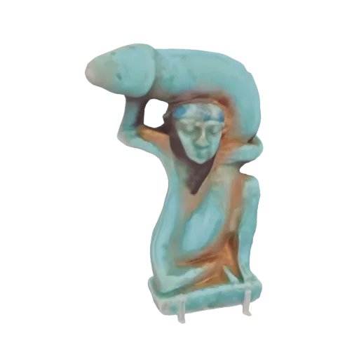 3D-модель древнеегипетской фигуры с бирюзово-бронзовой отделкой, несущей большую змею, обвившуюся вокруг ее плеч и головы.