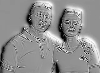 3D модель барельефа "Пара" с очками, изображающая мужчину и женщину, стоящих рядом.