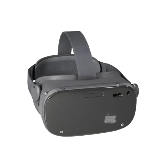 Модульная 3D модель VR-гарнитуры, трехчетвертной студийный рендер, показывающий ритм панелей и разрывы материалов.