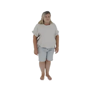 3D модель женщины, стоящей в непринужденной позе, в светлой футболке и синих джинсовых шортах, с светлыми волосами.