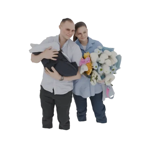 3D модель улыбающегося мужчины с младенцем, рядом женщина с большим букетом ярких цветов.