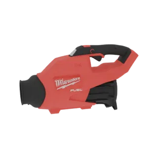 Вид сбоку 3D модели красно-черной компактной воздуходувки Milwaukee M12 FUEL, показывающий брендинг и дизайн.