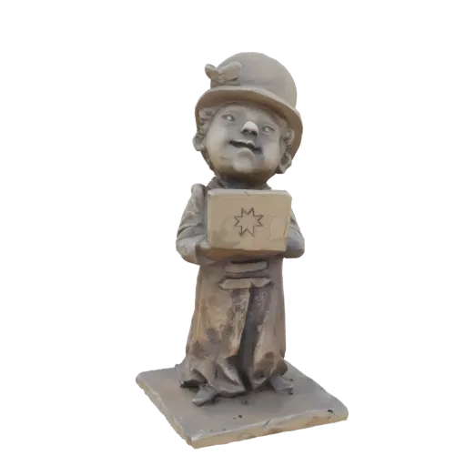 Рендер 3D модели викторианского мальчика в шляпе с подарком, стоящего на основании.