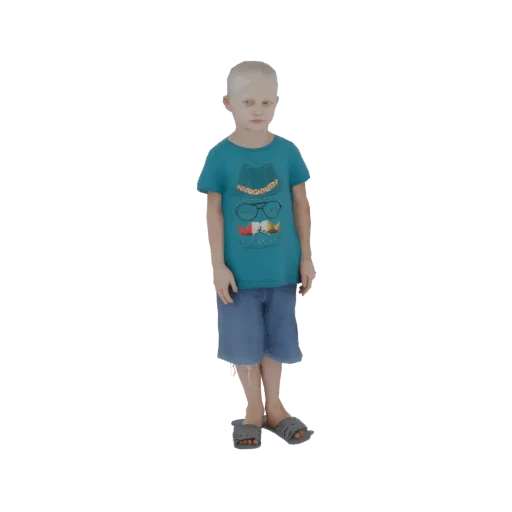3D модель мальчика со светлыми волосами в синей футболке с принтом и джинсовых шортах, стоящего с руками по бокам.