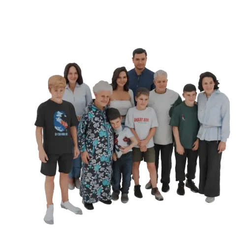 3D модель разнообразной семьи, включая взрослых и детей, стоящих вместе в постановочной композиции на белом фоне.