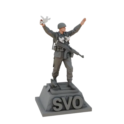3D модель памятника герою СВО, солдат держит автомат и голубя мира на постаменте с надписью СВО