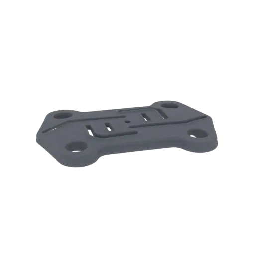 3D модель серой рамы дрона с монтажными отверстиями и структурными вырезами, вид под углом.
